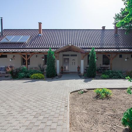 Tölgyfa Vendégház Kiskoros Exterior foto