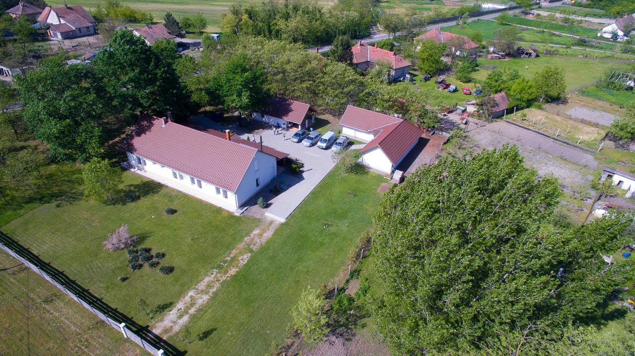 Tölgyfa Vendégház Kiskoros Exterior foto