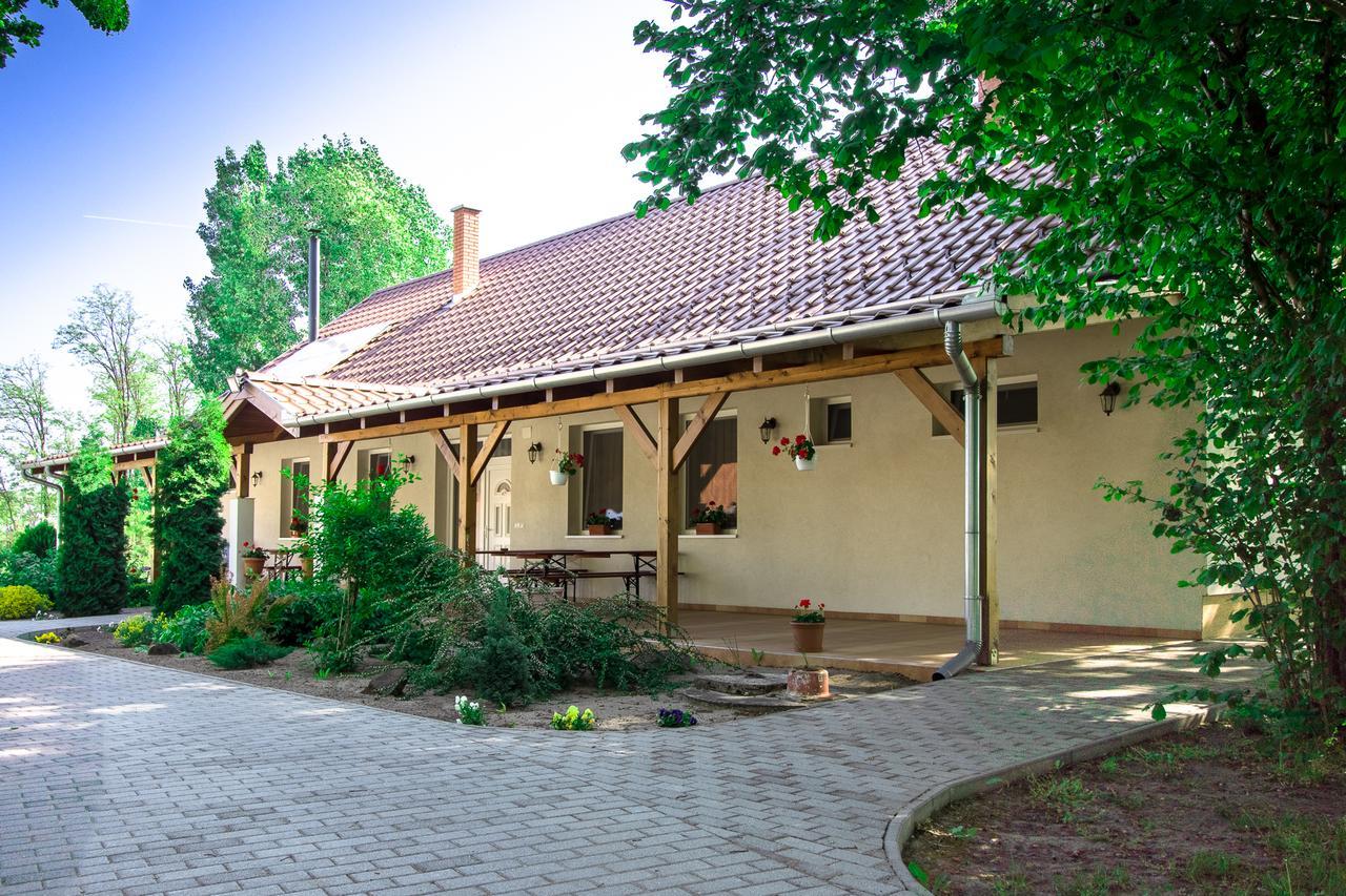 Tölgyfa Vendégház Kiskoros Exterior foto