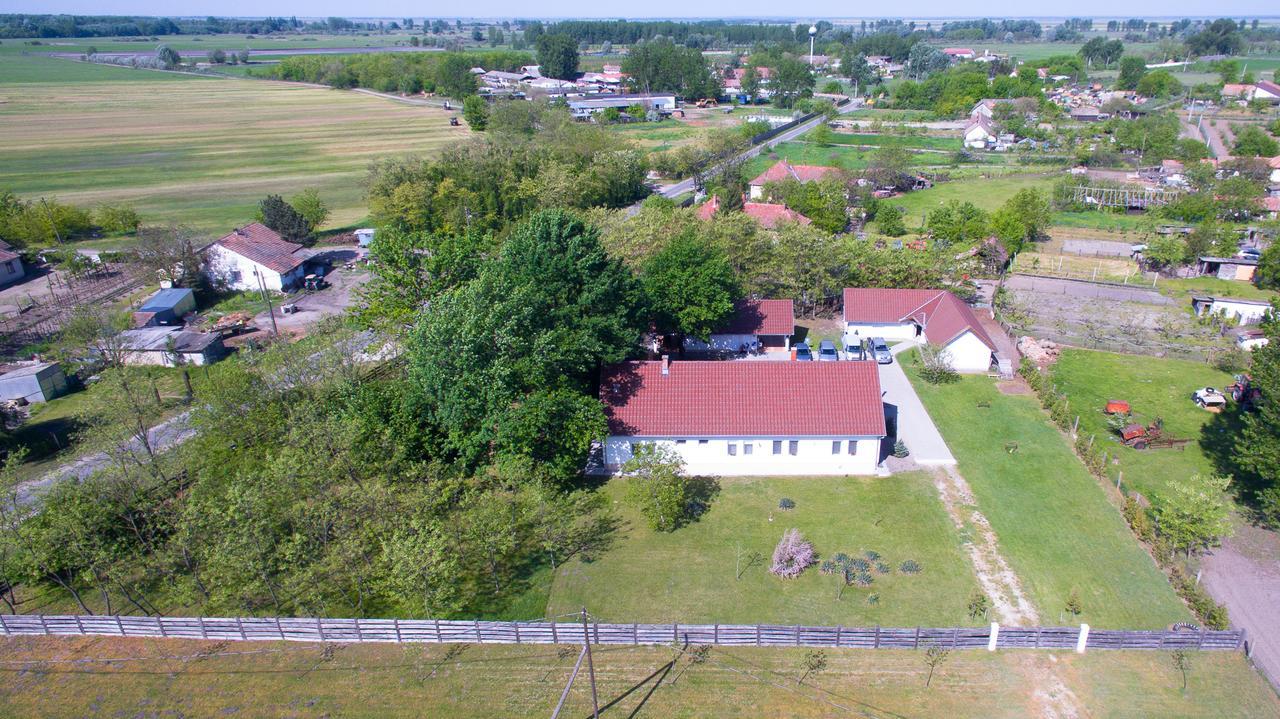 Tölgyfa Vendégház Kiskoros Exterior foto