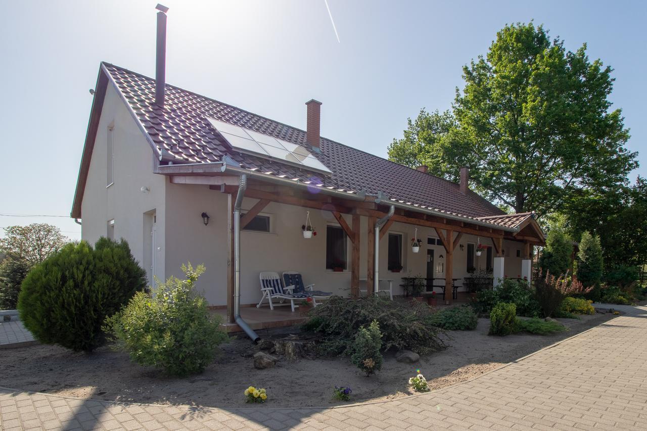 Tölgyfa Vendégház Kiskoros Exterior foto